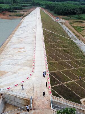 z5270971528759_255e60678d84eb38e3b99fcd7ebeda1d_327d4